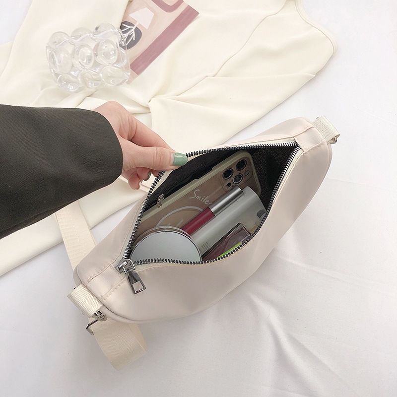 Túi Đeo Chéo Hình Tam Giác Cỡ Nhỏ 2022 Thời Trang Cho Nữ