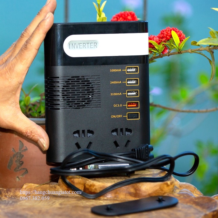 Chuyển đổi dòng điện Inverter 12/24V lên 220V công suất 200W dùng trên xe hơi, gia đình cho nhiều thiết bị