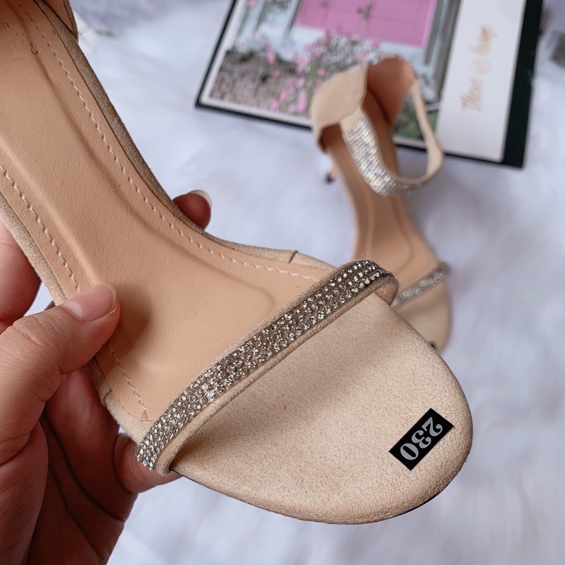 Giày sandal nữ cao gót da lộn quai bản đá cổ chân gót nhọn 9p