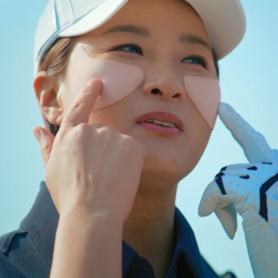 Combo 4 set miếng dán chống nắng chơi thể thao dành cho mặt AHC Masters Pro Patch 8g + Sun Cream SPF50+ PA++++ 1.5ml