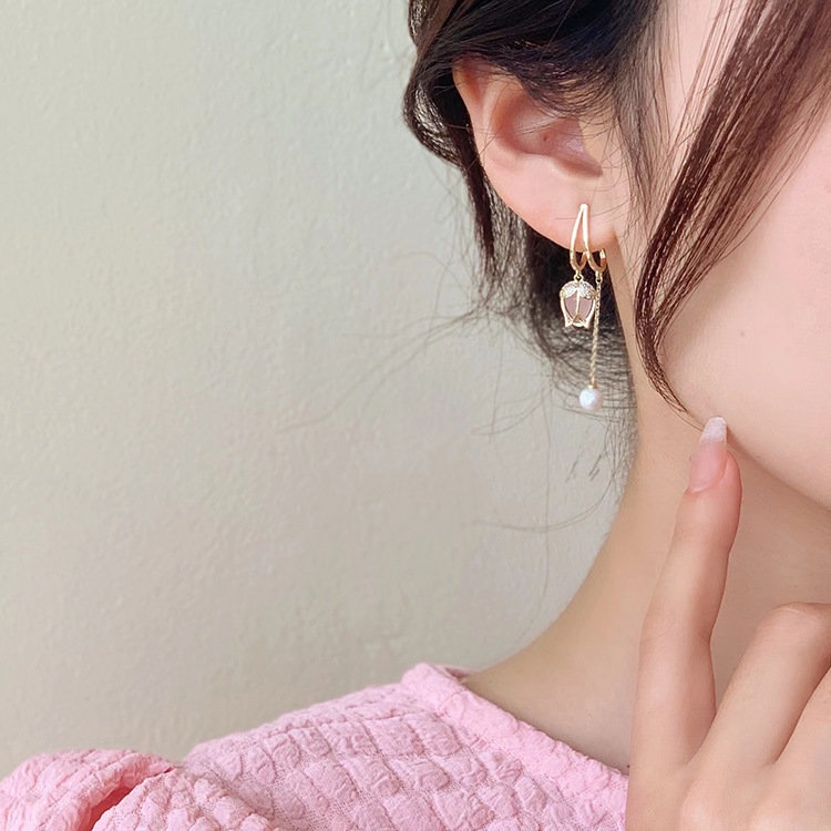 Khuyên Tai Tua Rua Dáng Dài Đính Hạt Ngọc Trai Hình Hoa Tulip Hồng Thiết Kế Nhỏ Phong Cách Hàn Quốc 2022