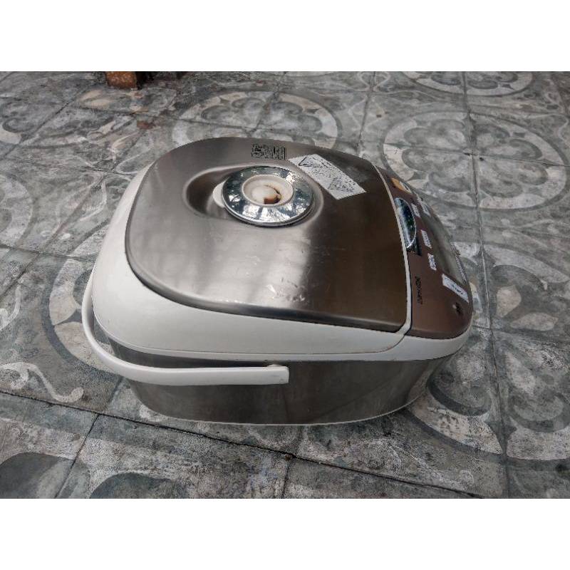 Nồi cơm cao tần Panasonic SR-HE101P