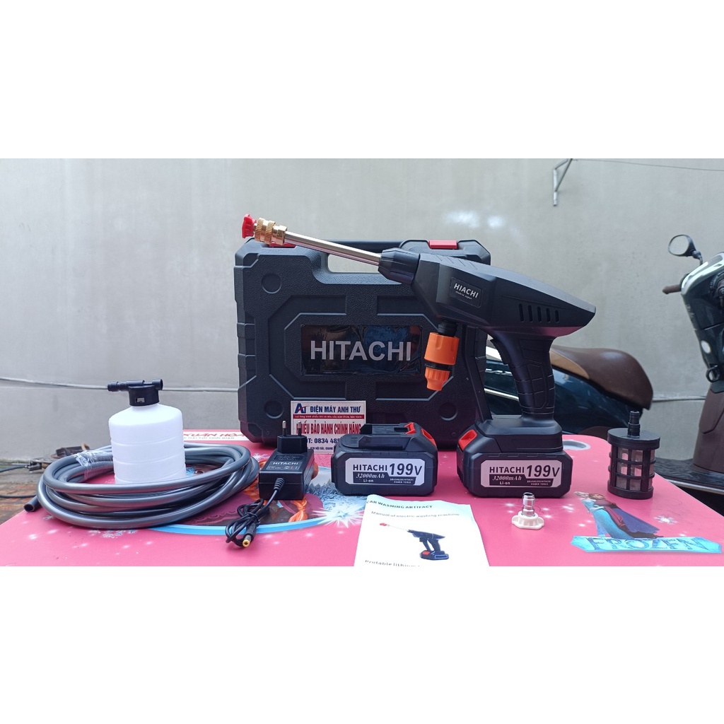 Máy rửa xe chạy bin HITAChI 199V