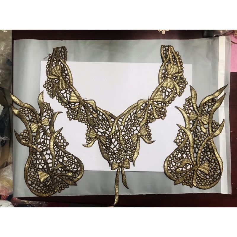 Ren bộ cổ và 2 tay thêu