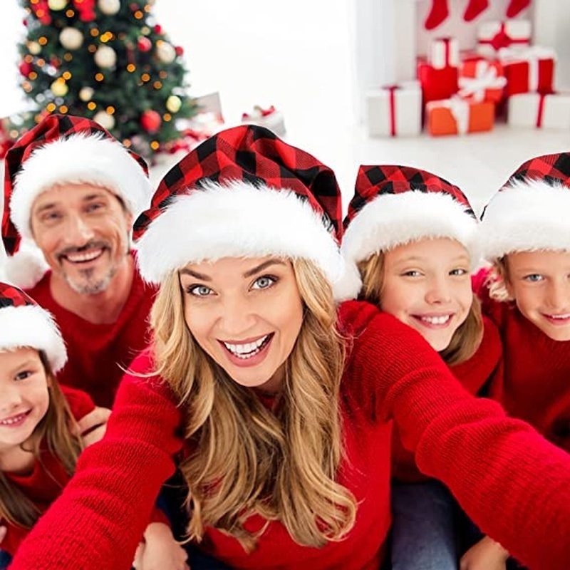 Mũ giáng sinh mềm mại thoải mái họa tiết sọc ca rô đỏ đáng yêu cho nam và nữ