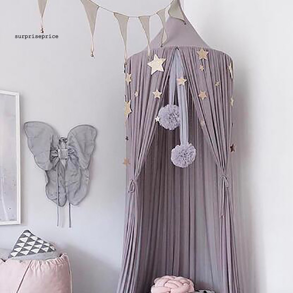 Rèm chống mũi phối lưới hoa và quả bóng xinh xắn