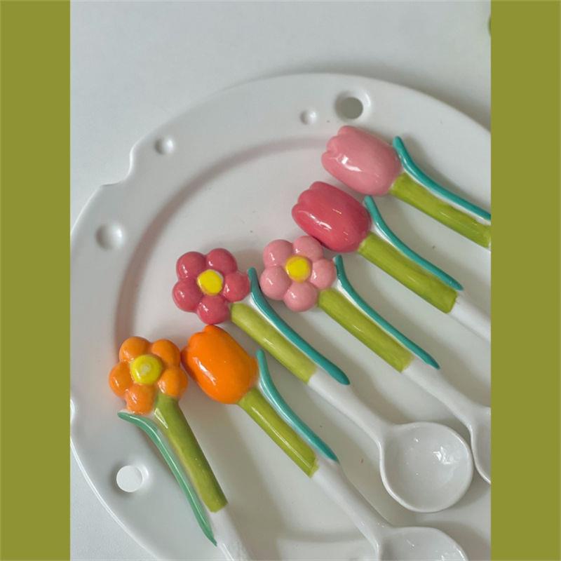 Muỗng Sứ Vẽ Tay Cầm Dài Hình Hoa tulip Ba Chiều Dễ Thương Phong Cách Hàn Quốc Cho Nữ