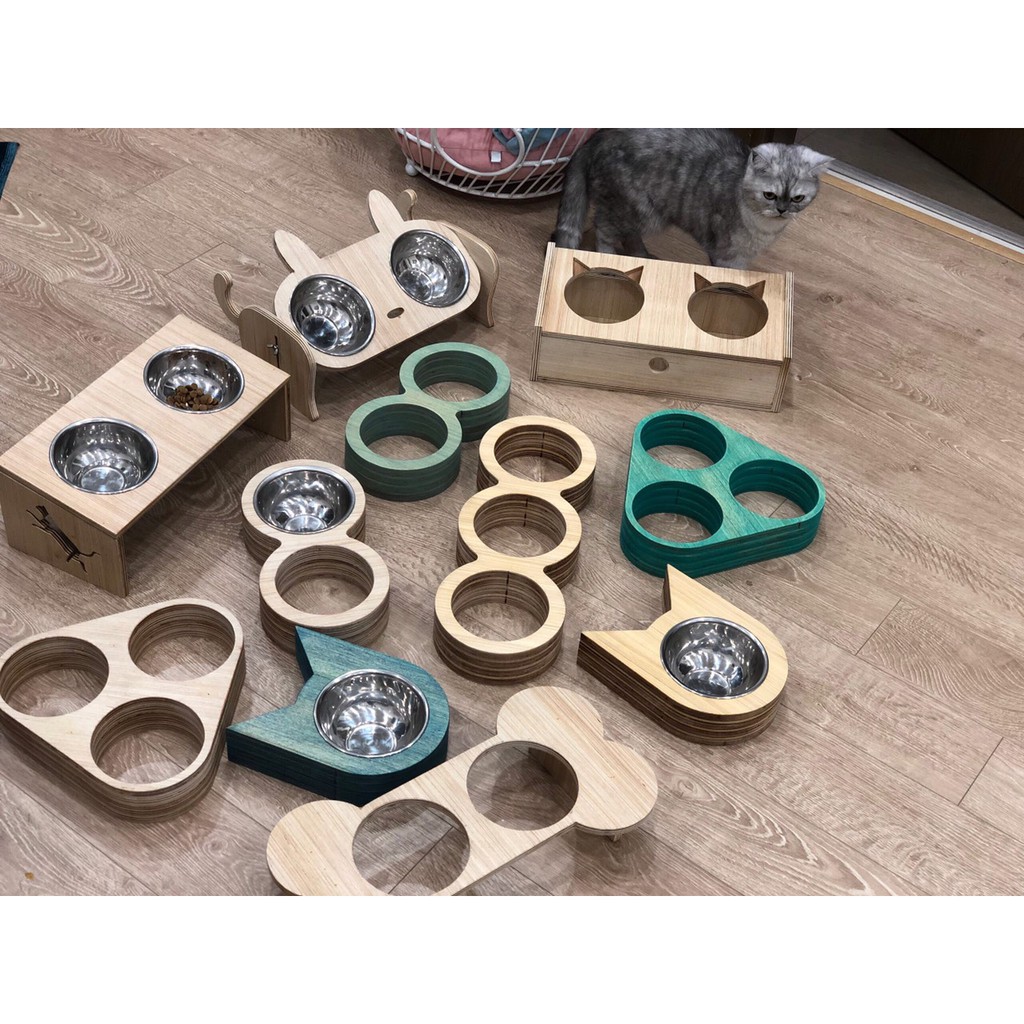 Khay đựng thức ăn cho thú cưng