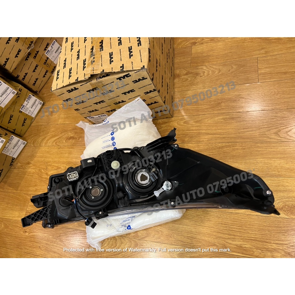 Đèn pha Toyota Innova