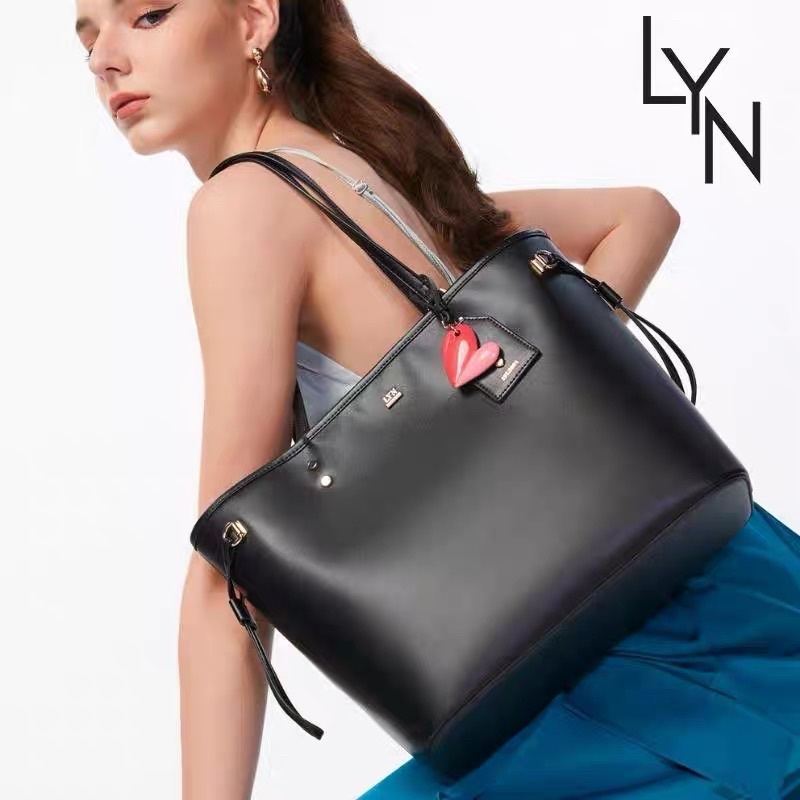 Túi lyn tote every day heart is
