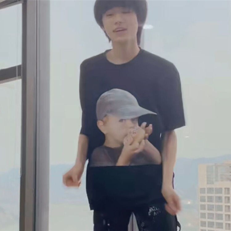 Áo thun ngắn tay Tnt Tống Á Hiên in hình em bé