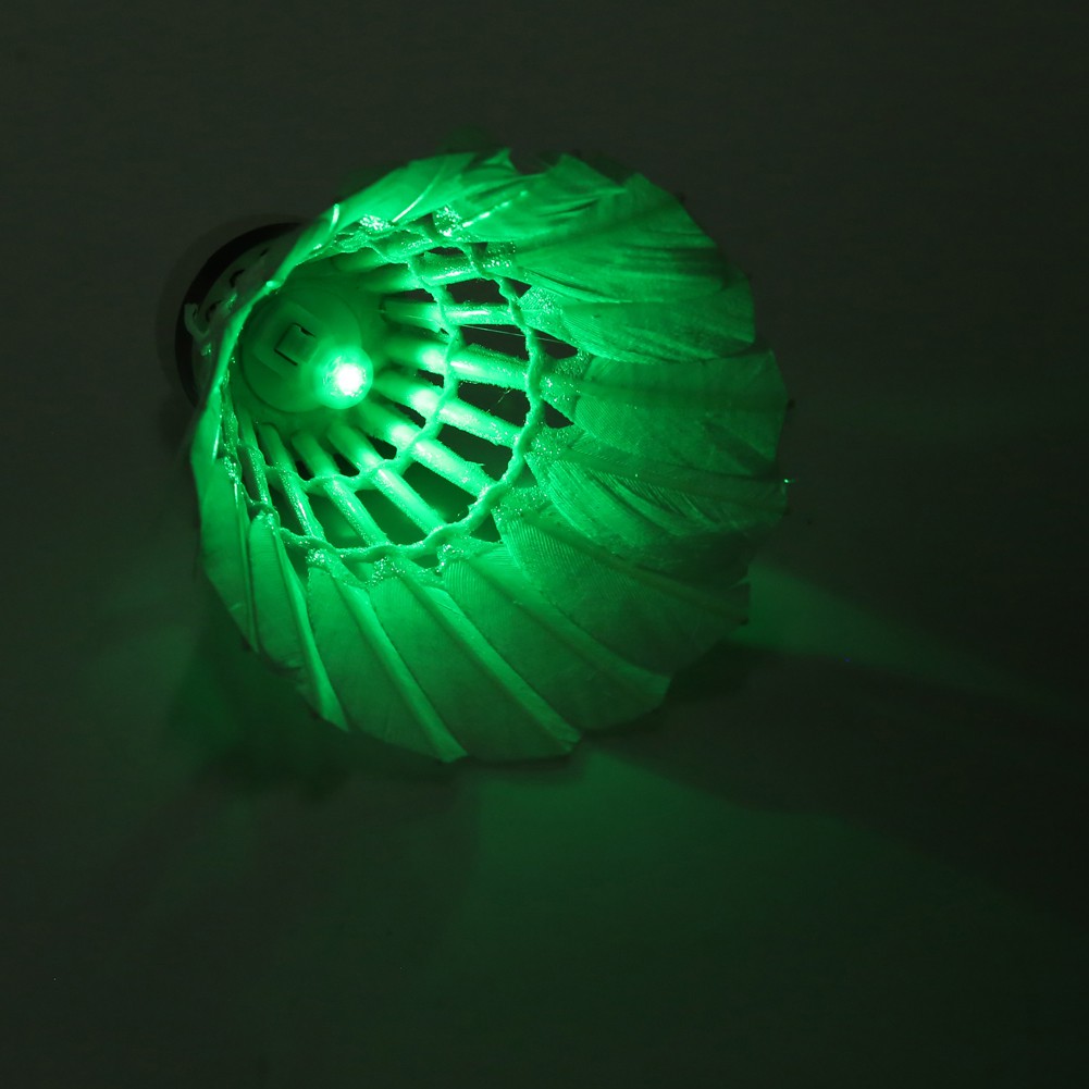 Set 4 quả cầu lông có đèn Led màu sắc phát sáng trong bóng đêm tiện lợi