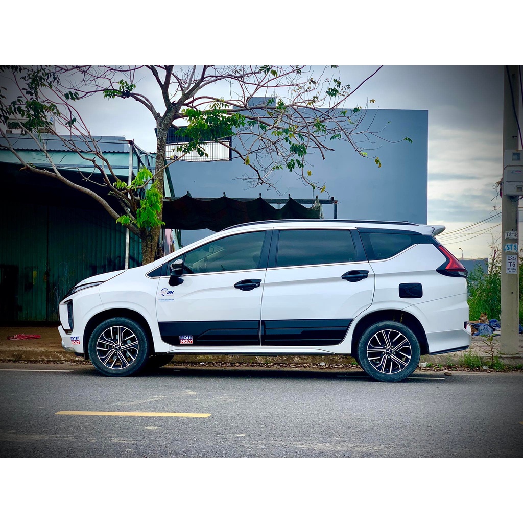 Nẹp sườn xpander , ốp sườn xpander bản to nhựa đen