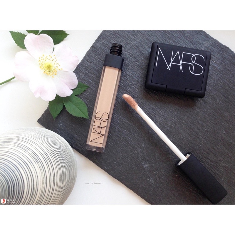 Che khuyết điểm Radiant creamy concealer Nars có bill - tone Vanila và Custard
