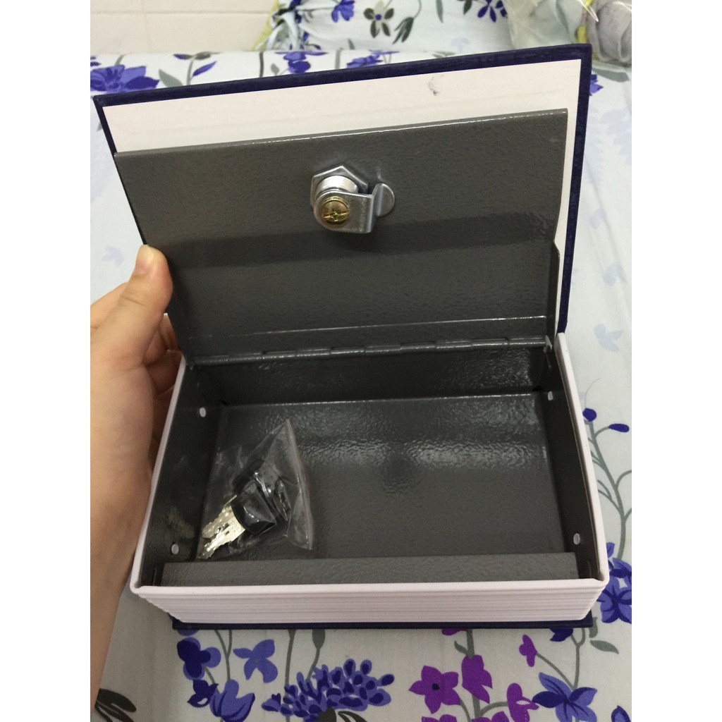 Két Sắt Mini Ngụy Trang Quyển Sách ( Giao màu ngẫu nhiên)