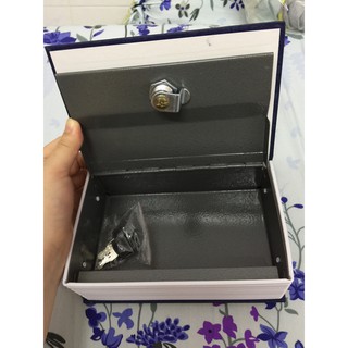 Két Sắt Mini Ngụy Trang Quyển Sách ( Giao màu ngẫu nhiên)