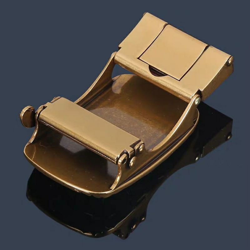 " KHOÁ ĐỒNG ĐÚC "=> Mặt thắt lưng Mãnh Long bằng đồng đúc, khoá tự động