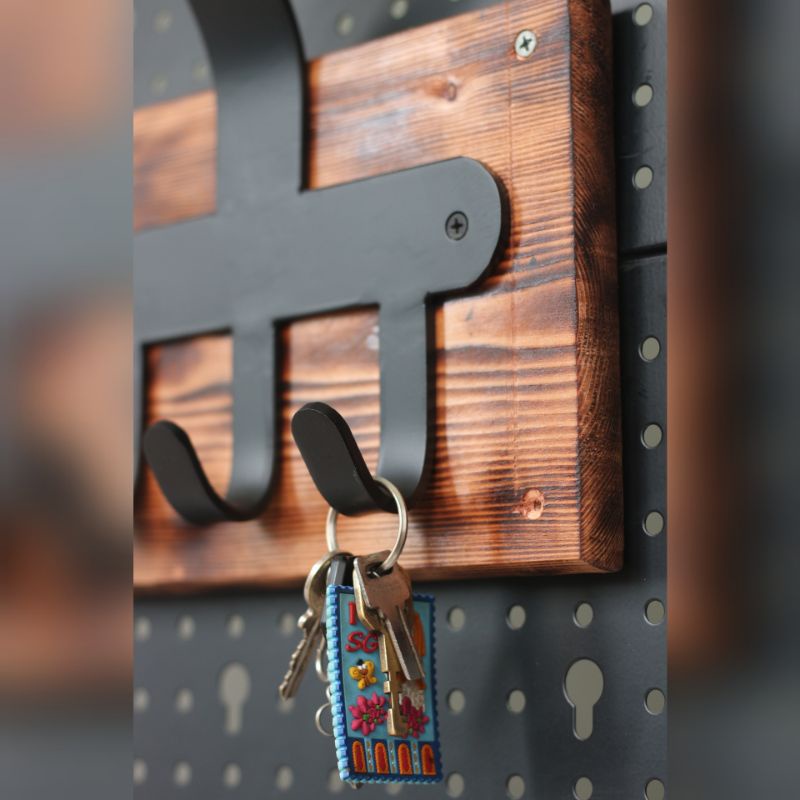 Giá móc treo nón bảo hiểm mô tô ,xe máy.