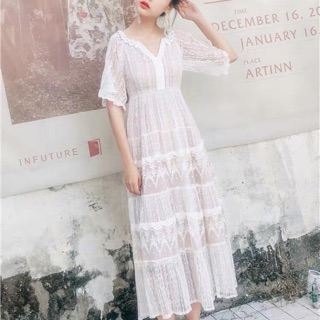 Đầm trắng ren dự tiệc