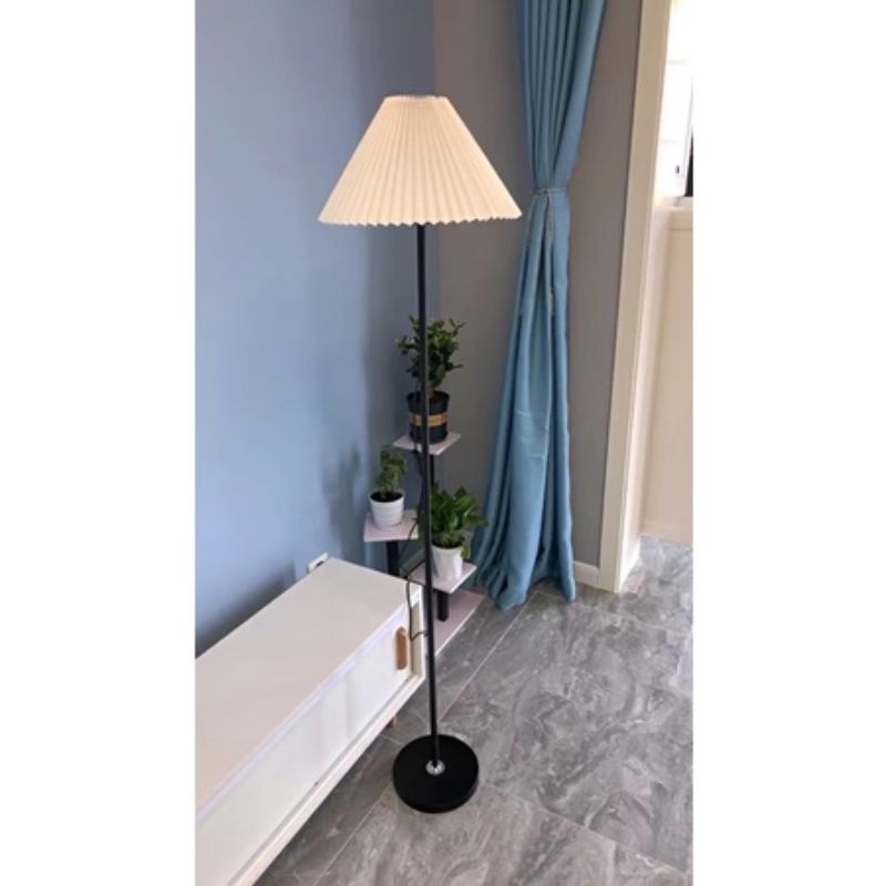 Đèn cây đứng chao xếp ly trang trí phong cách châu âu