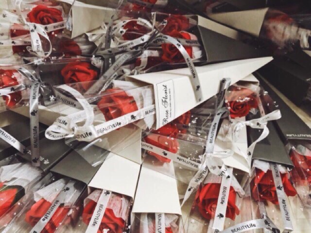 Hộp hoa sáp lẻ 1 bông hộp mika sịn logo 4 mặt