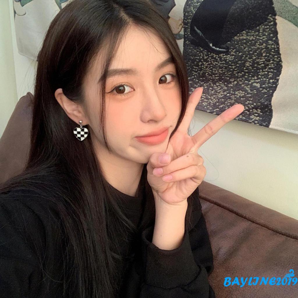 Khuyên tai hợp kim dáng dài hình trái tim màu trắng/đen làm quà tặng cho bạn gái