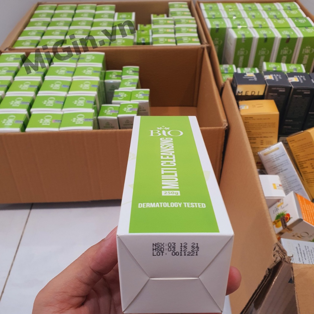 Bio Multi Cleansing sữa rửa mặt của Mediworld và Geneworld