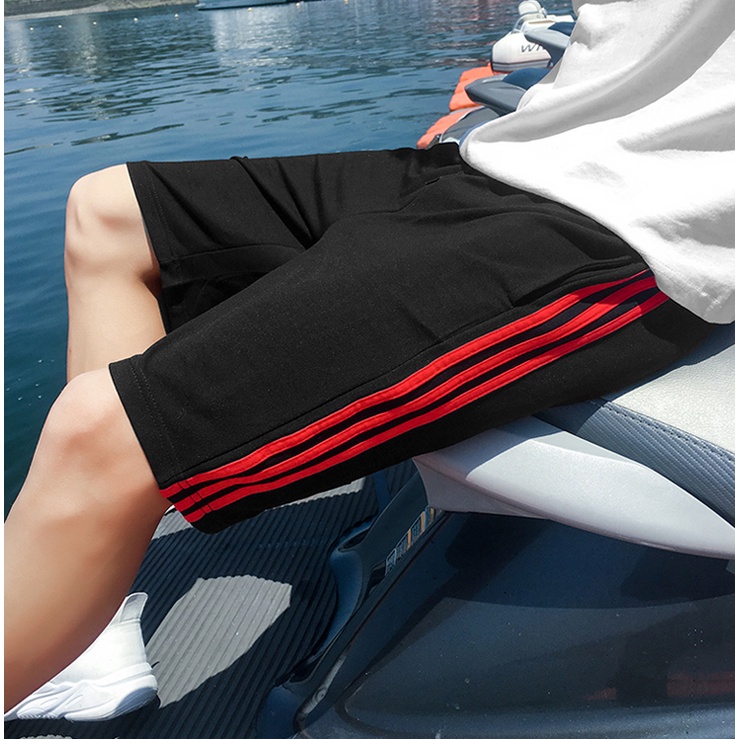 Quần Short Nam Familylove - Quần Đùi Nam Họa Tiết Kẻ Sọc Chất Liệu Da Cá Thoáng Mát Trẻ Trung Năng Động