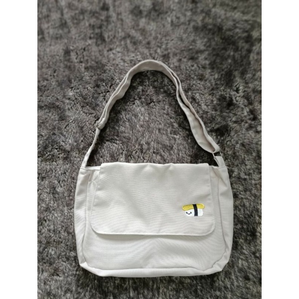 Túi đeo chéo đi làm, đi học đẹp, giá rẻ, vải canvas - SUSHI THÊU