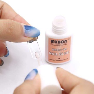 Keo dán móng Mbox