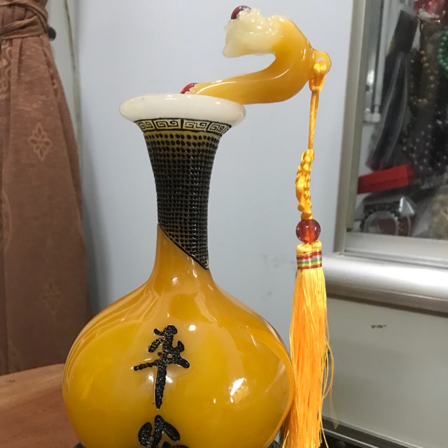 BÌNH PHÚ QUÝ VÀNG ĐẬM GẬY NHƯ Ý ĐÍNH DÂY HỒNG CHÂU ĐỎ VÀNG ĐẸP LẮM cao 30cmx15cm KIM THỔ 890k