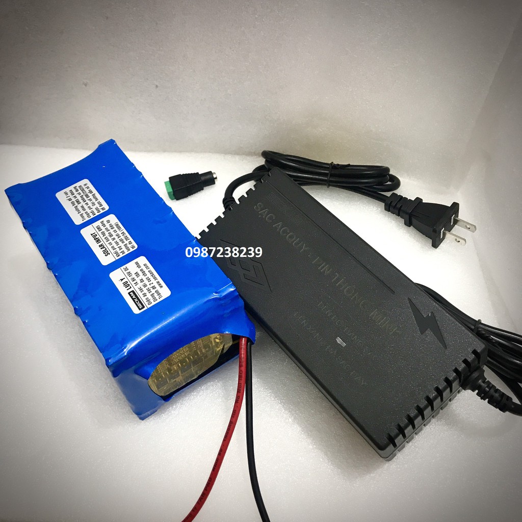 Pin sắt LifePO4 12V 12AH xả 20A kèm bộ sạc 14.6V 4A tự ngắt