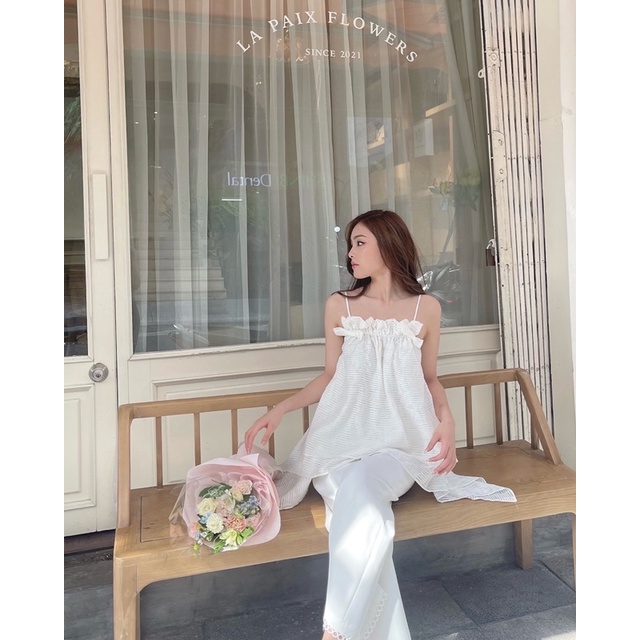 Set Áo hai dây + quần tiểu thư đính nơ ngực màu trắng Aguja SWARA SET