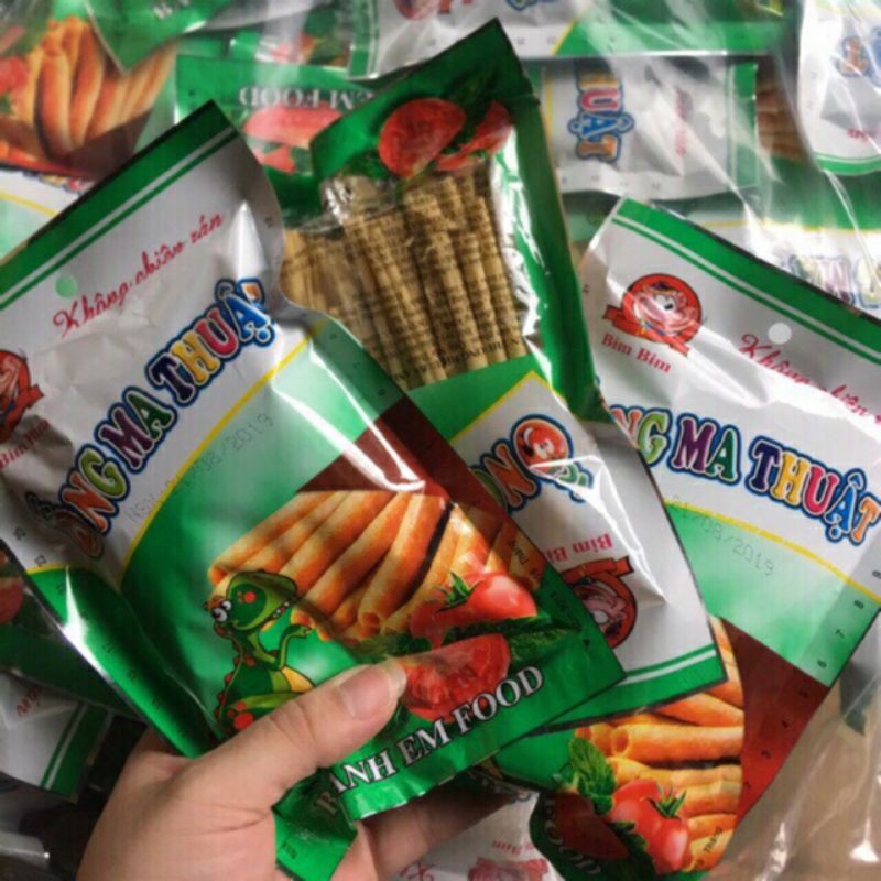 Com bo 10 gói snack ống ma thuật hương cà chua giòn ngon