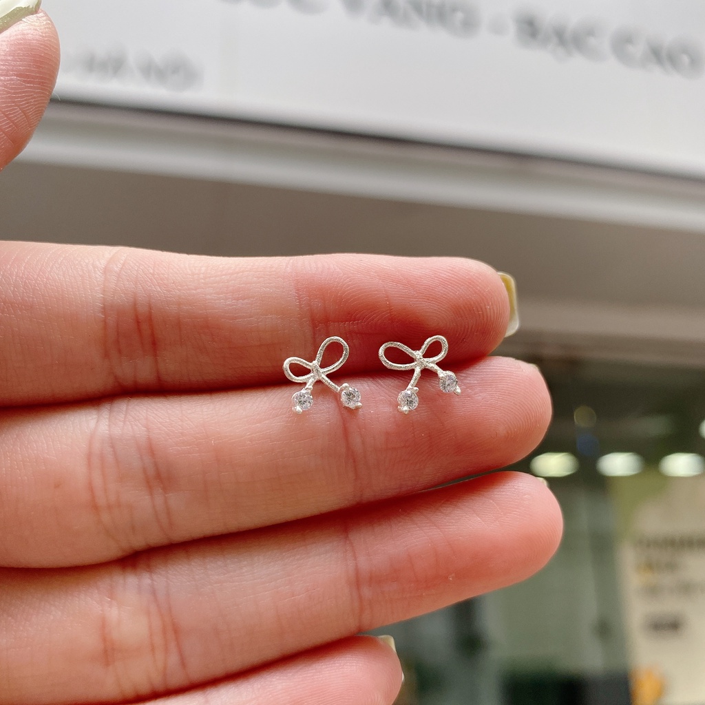 Khuyên Tai Bạc Ta Nữ CaoBac Silver Hình Nơ Rỗng Hai Cạnh Đá Rơi, Đơn Giản Xinh Xắn Món Quà Dành Tặng Riêng Cho Bạn Nữ