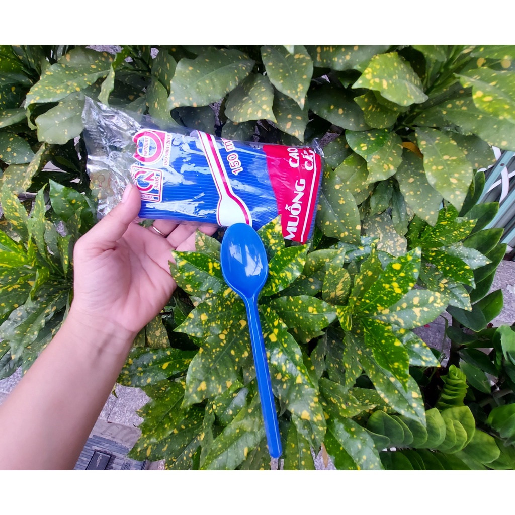 50 Muỗng Nhựa Đen, Đỏ, Trắng, Xanh, Vàng Dài 15cm Cao Cấp Dùng Cho Trà Sữa, Cơm-THEGIOIINAN2021