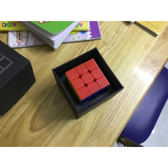 Rubik qiyi valk3m2019 siêu phẩm của qiyi được rất nhiều người mong đợi cần trade gấp
