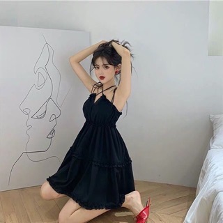 Váy xoè trễ vai màu đen