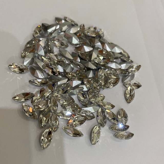 Combo 50v đá khối dáng hạt thóc siêu đẹp màu trắng