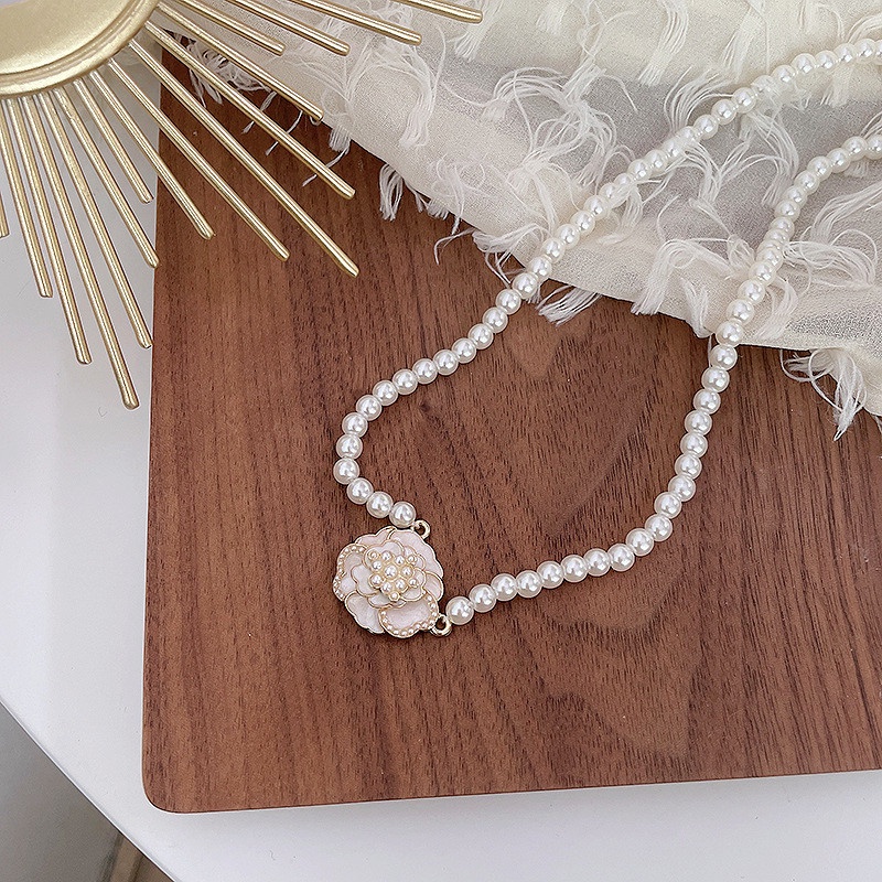 Vòng cổ Đính Ngọc Trai Hình Hoa Trà Thời Trang Dành Cho Nữ