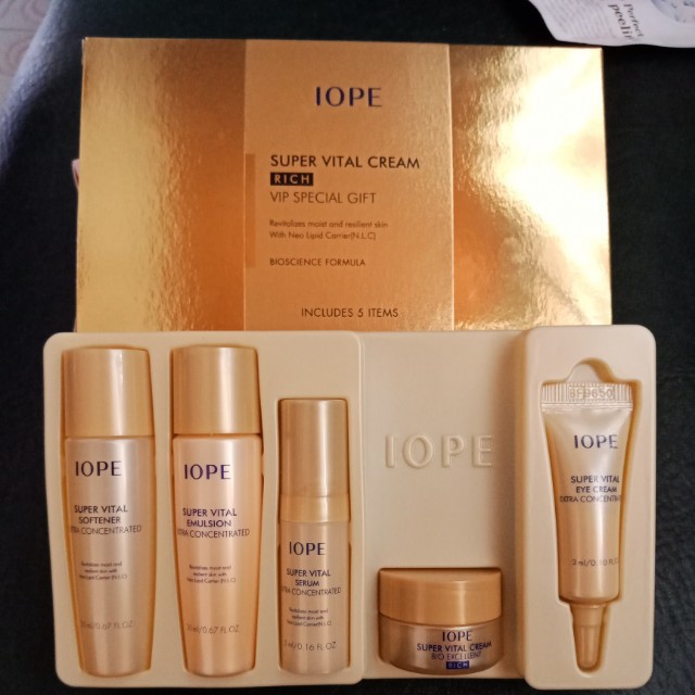 Bộ dưỡng IOPE Hyaluronic Special Gift 5 Items