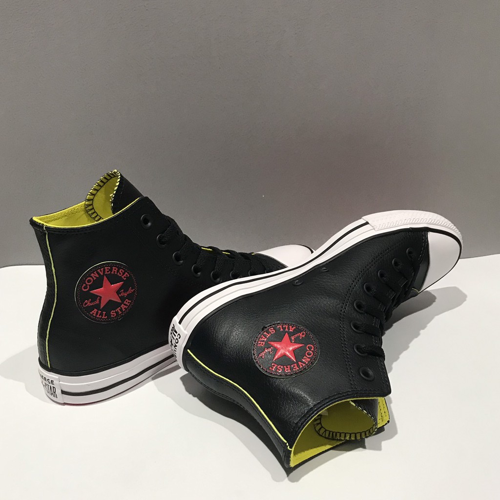 Giày Converse classic đen da cổ cao