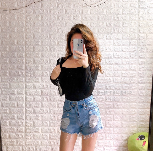 Áo Thun cổ vuông