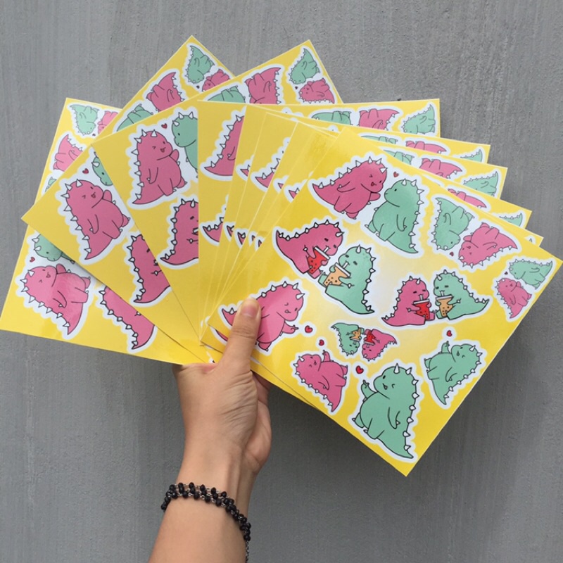 Hình dán khủng long cute. Decal sticker dán nón bảo hiểm, điện thoại, xe đạp, xe máy. Logo dễ thương