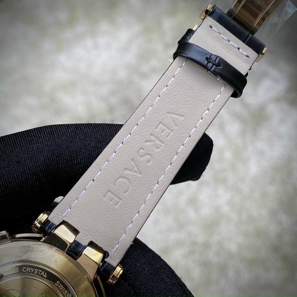 Đồng hồ Nam Versace V-Race 43mm, Nữ Versace Daphnis 34mm, dây Gold, máy Swissquartz