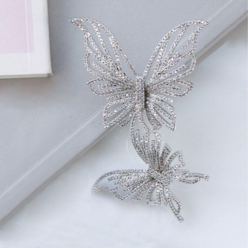 Trâm Cài Áo Đính Đá Màu Ngà Sang Trọng