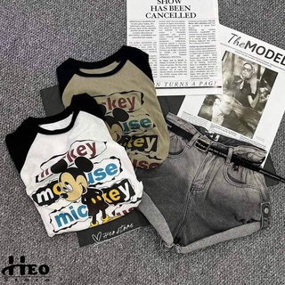Áo phông phối màu pha cổ viền mickey