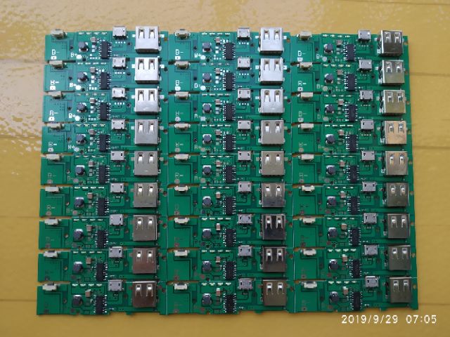 Hộp chế tạo pin sạc dự phòng 4 cell 18650