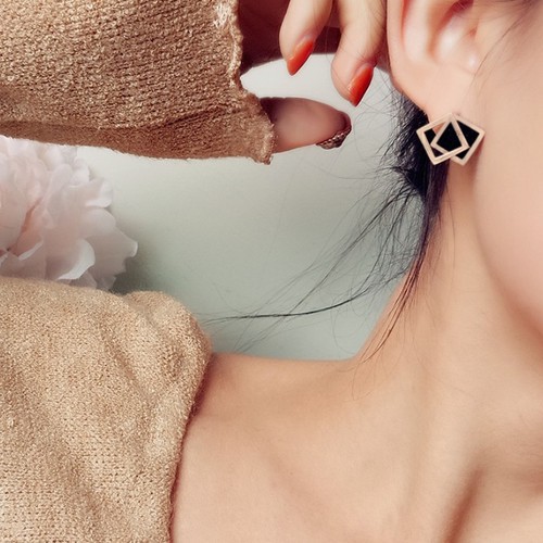 Bông Tai Vuông 2 Lớp Titan Ko Đen TT 3293