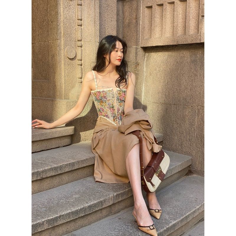 Áo hai dây ôm dáng phối ren hoa phong cách công nghiệp Pháp cổ điển